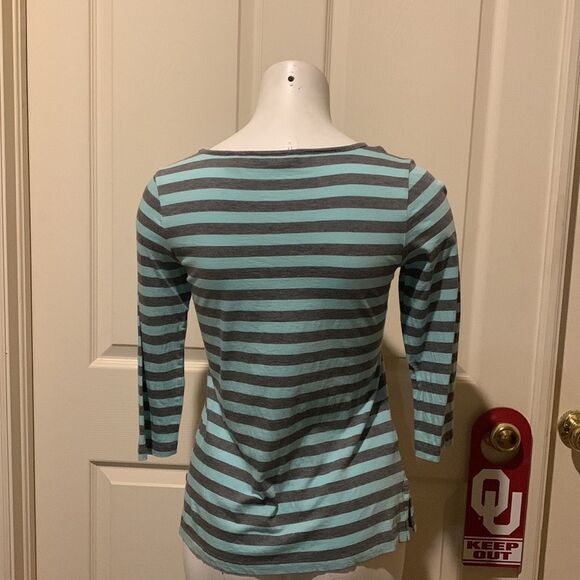 Tommy Bahama relax edition top. Small - Picture 4 of 9